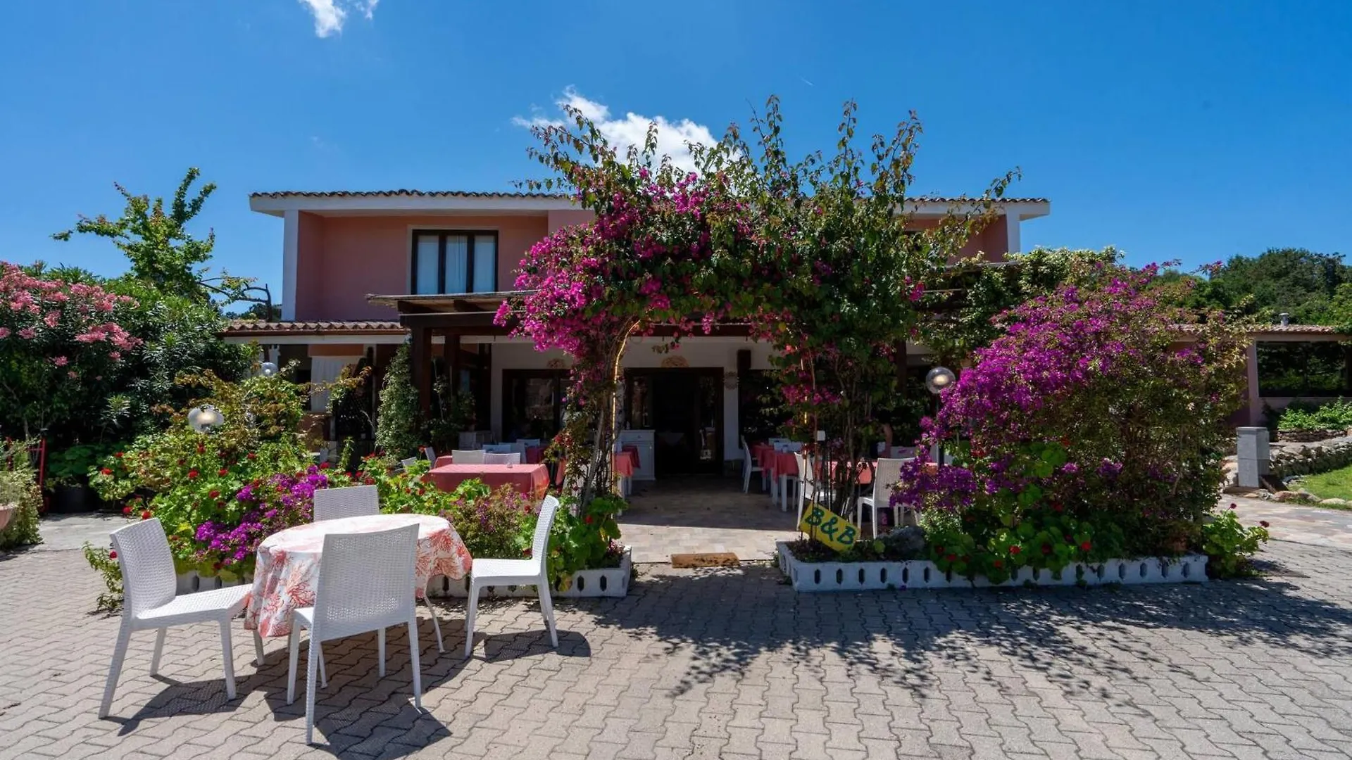 Porto Rotondo - Appartamento In Centro, 8 Minuti Da Spiaggia Ira Apartment Porto Rotondo