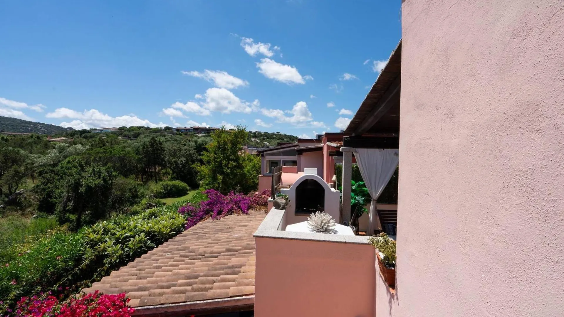 Apartment Porto Rotondo - Appartamento In Centro, 8 Minuti Da Spiaggia Ira Italy