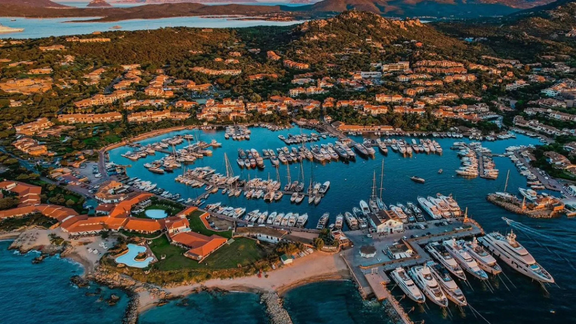 Porto Rotondo - Appartamento In Centro, 8 Minuti Da Spiaggia Ira Porto Rotondo